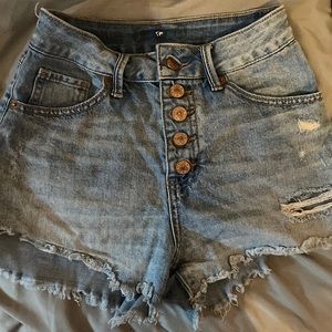 Ripped jeanshorts